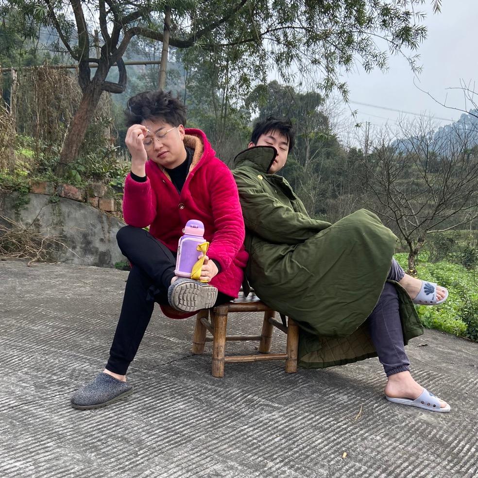 离谱兄弟