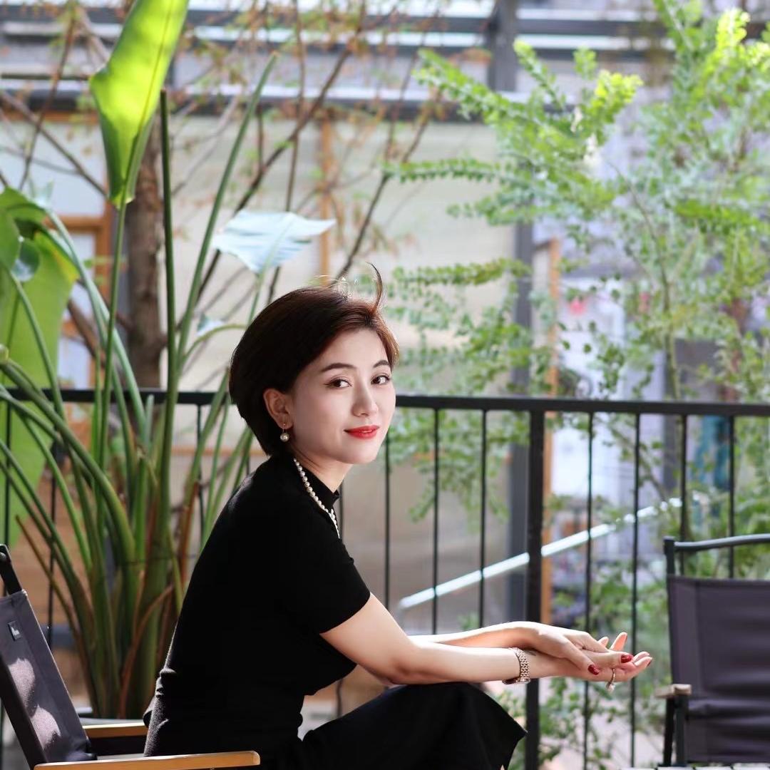 曼梦轻奢女装