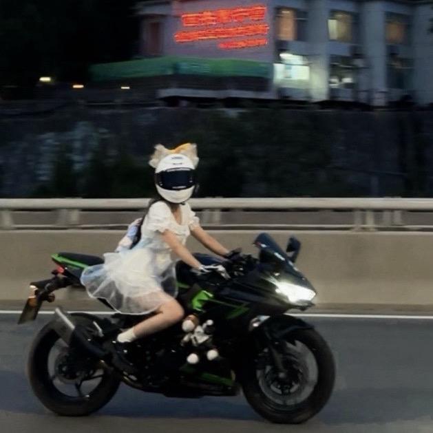 西安摩托车D证  弯弯教练