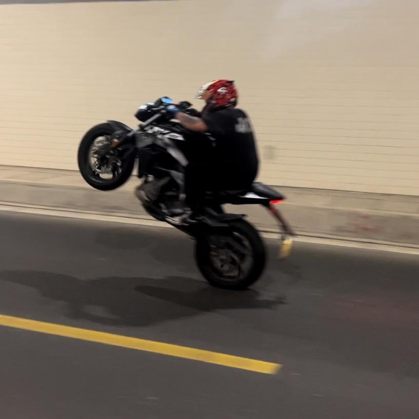 M1机车晚风