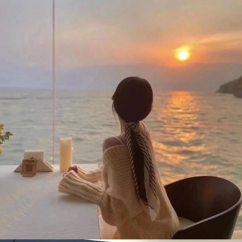 静静爱喝美式.