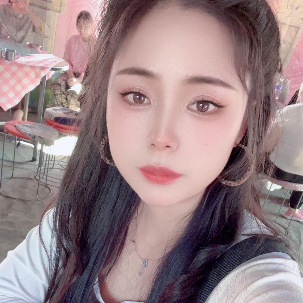 红红爱唱歌