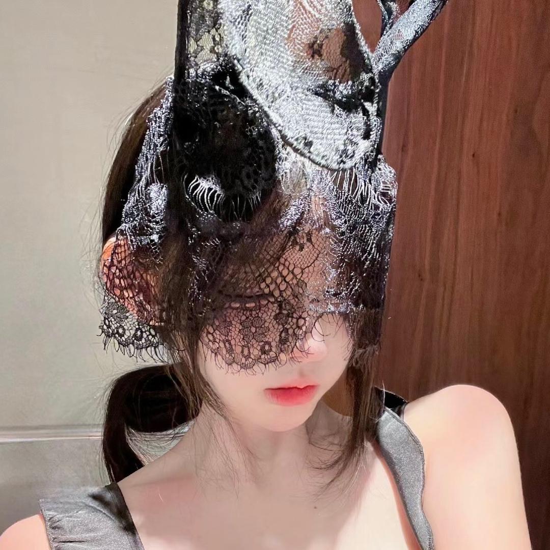 浅笑笑