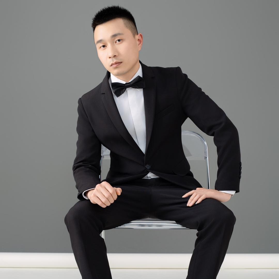 李先生>o<