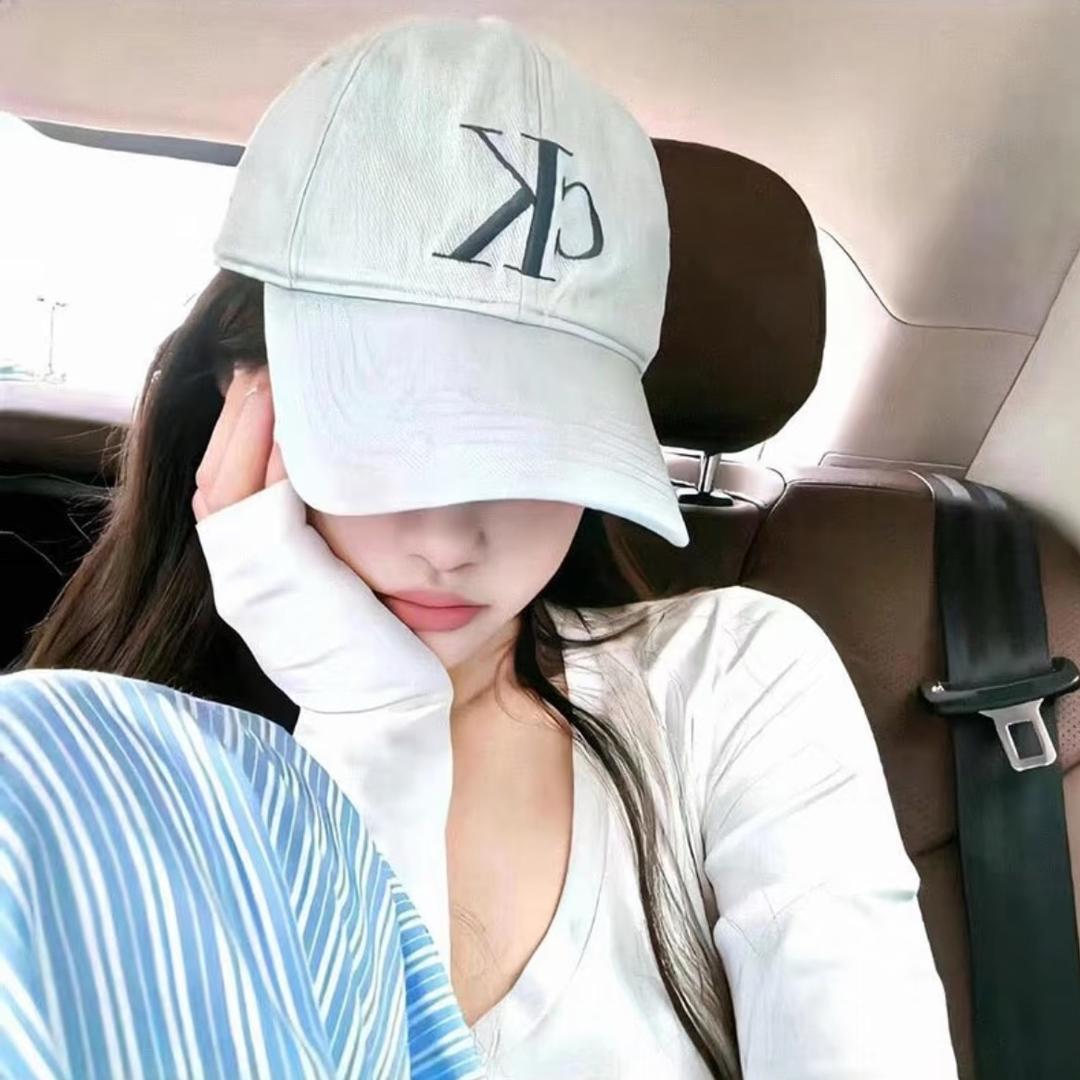 ￴￴ ￴ ￴ ￴