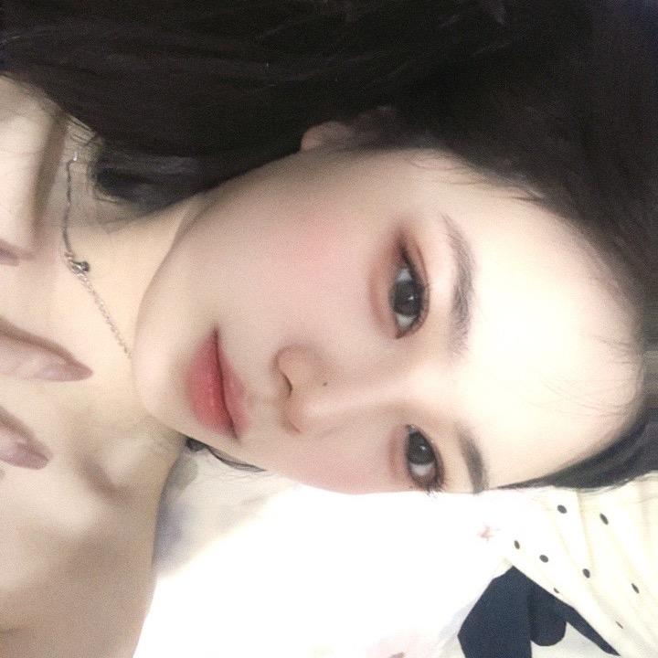 露露.
