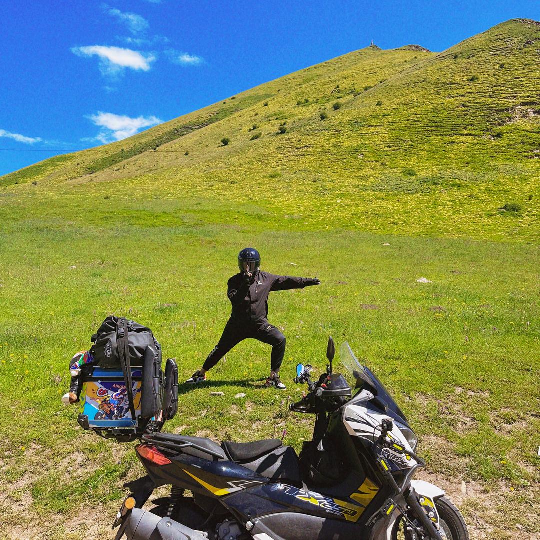 洋仔（带女粉溜车）