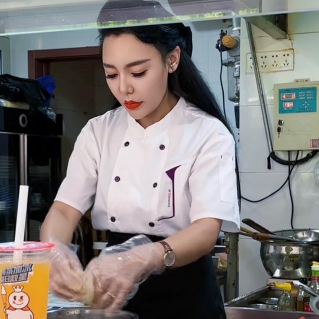 杜娟巴盟烩菜锅贴饼