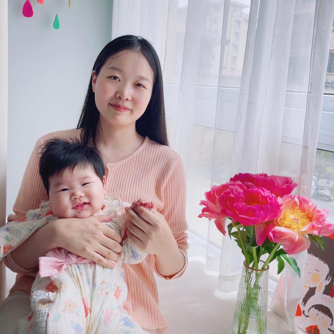 乐伊是个乖宝宝