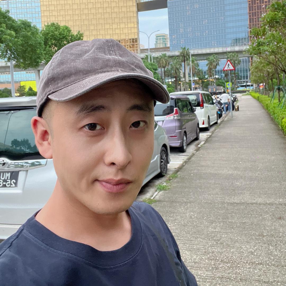 爱唠叨的阿邑