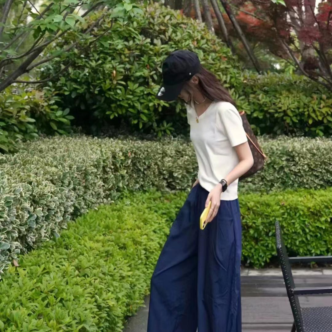 @依依轻奢女装