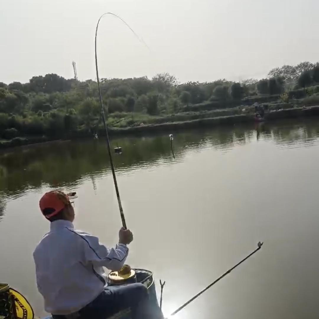 小夏爱钓鱼🎣