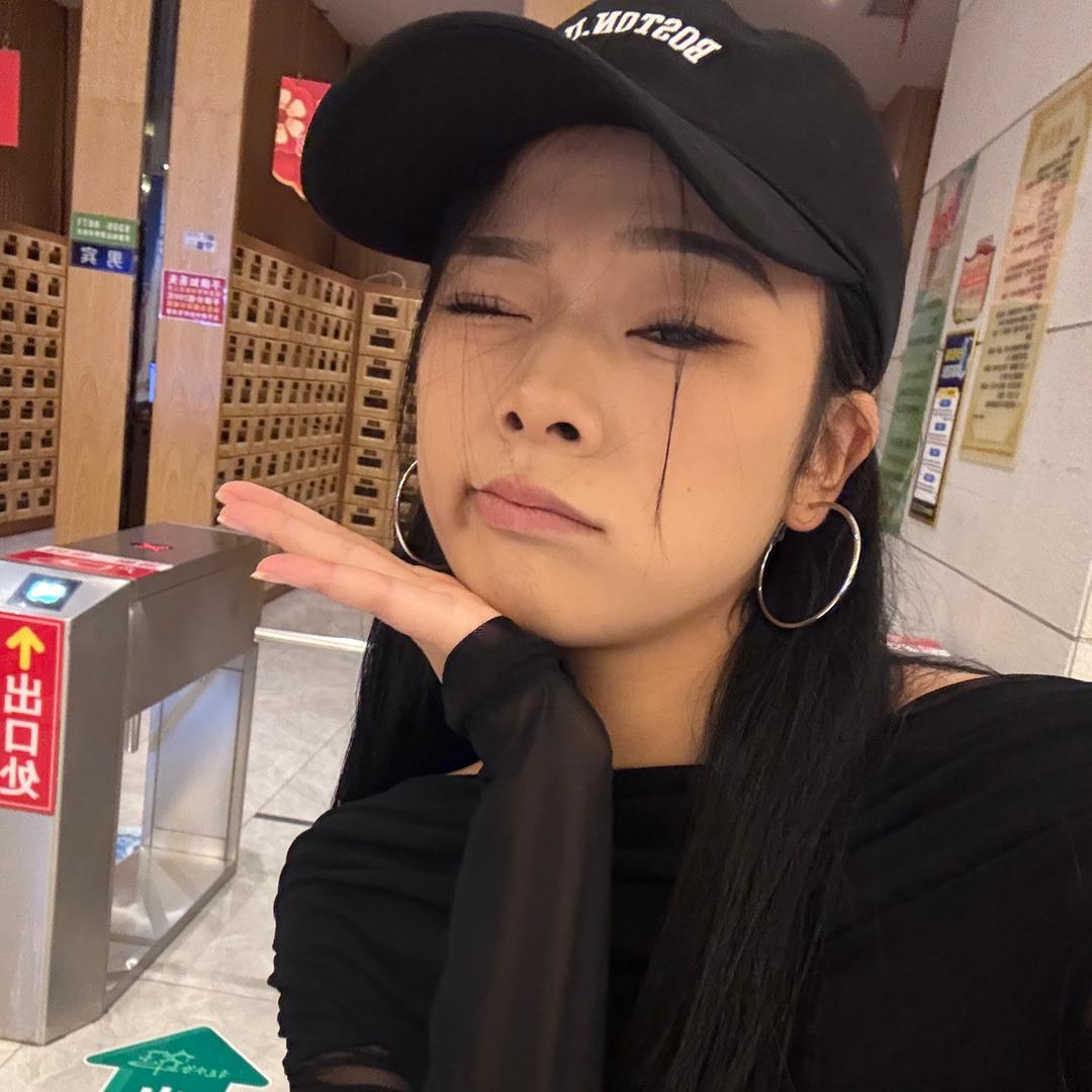 七七