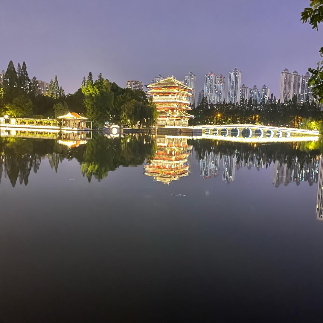 小七爱吃