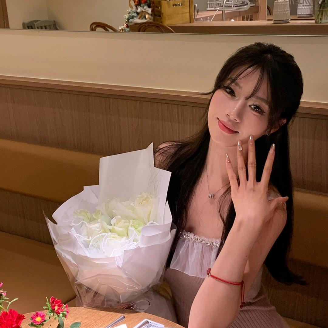 怡婷私服穿搭