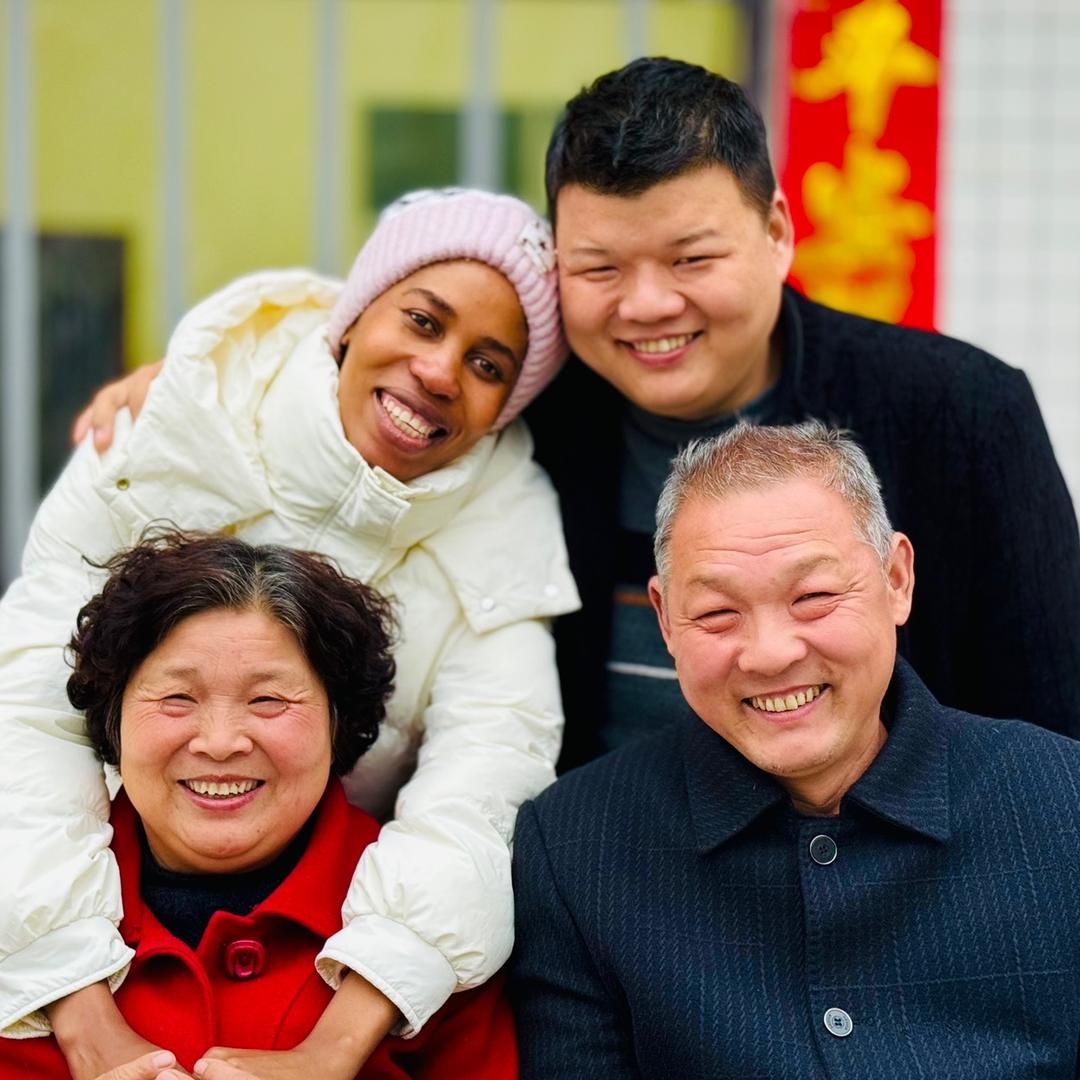 小刘和拉乌@抖音