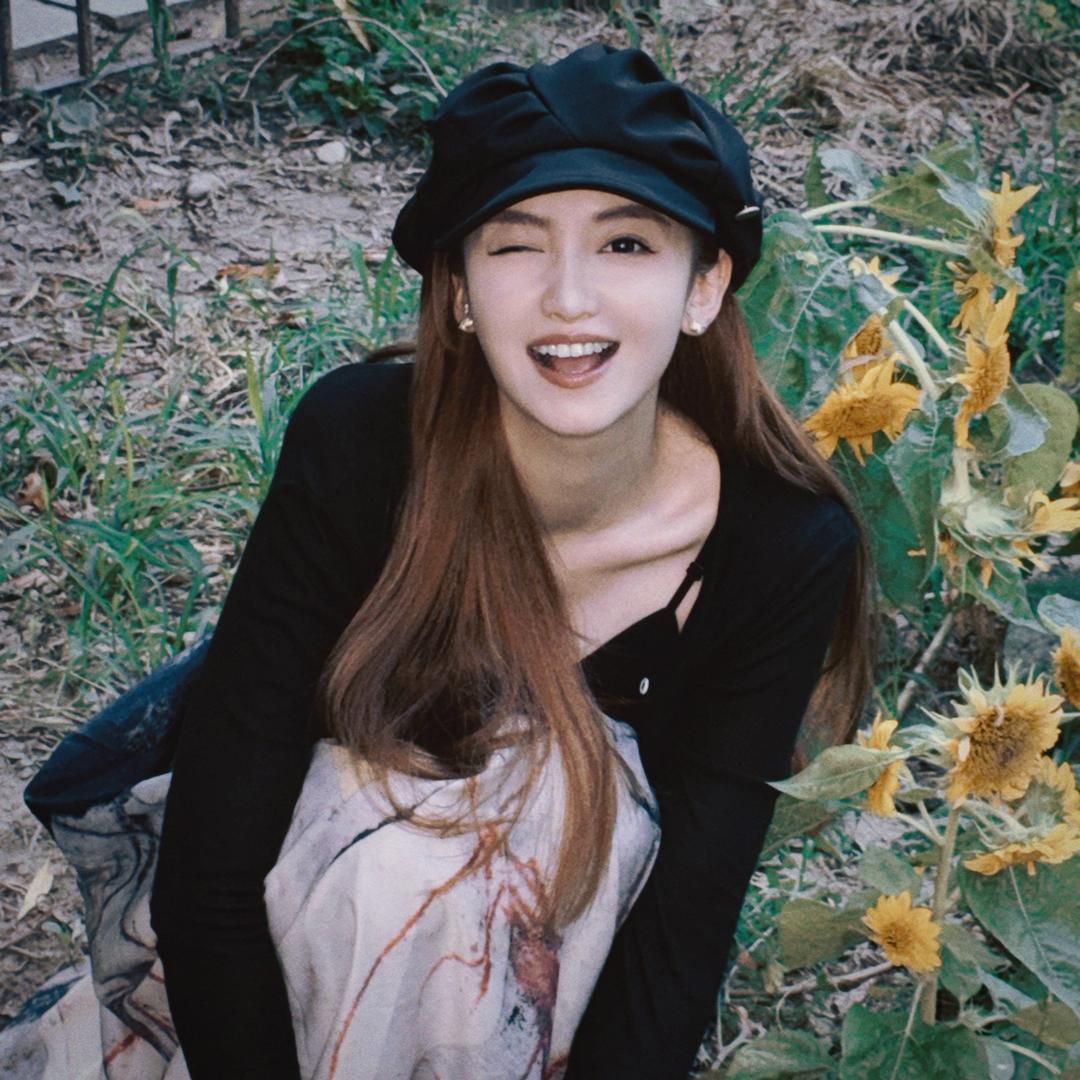 Peggy佳依