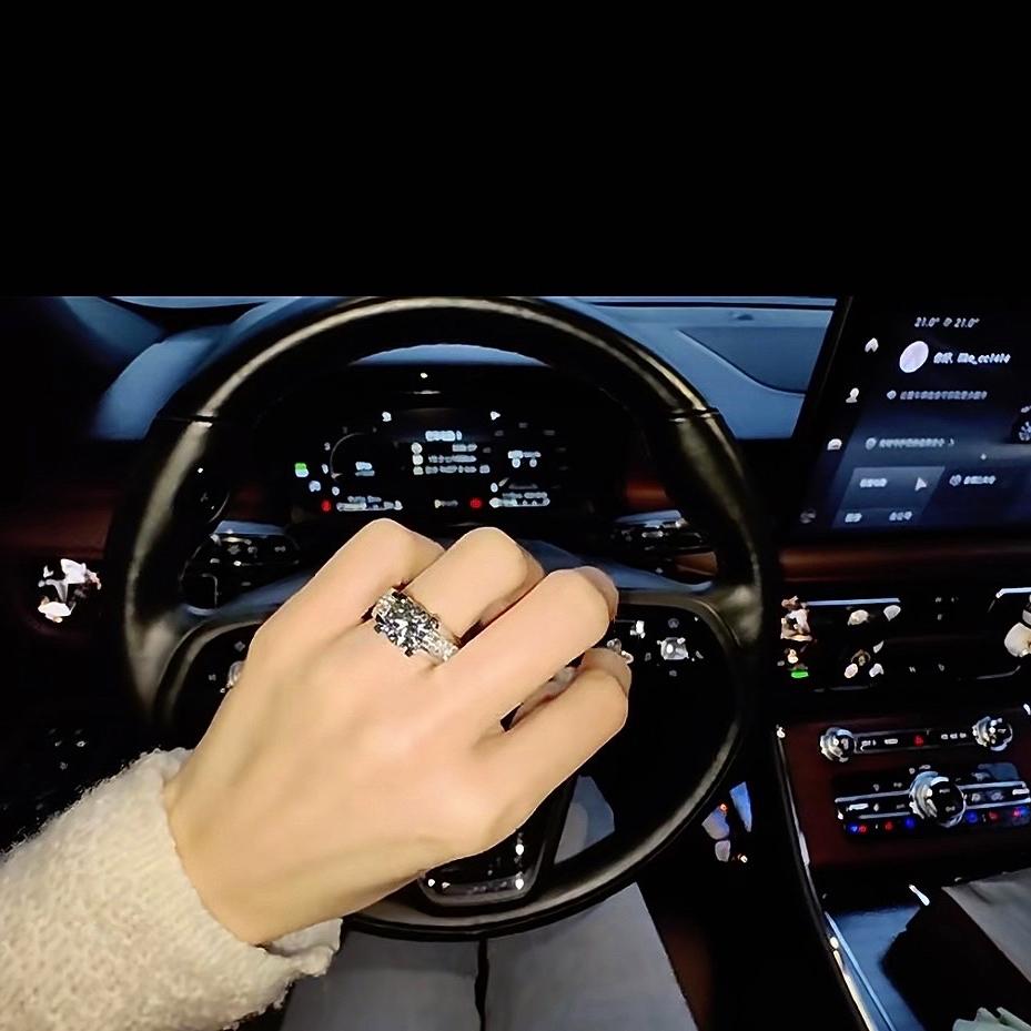 爱不释手莫桑钻