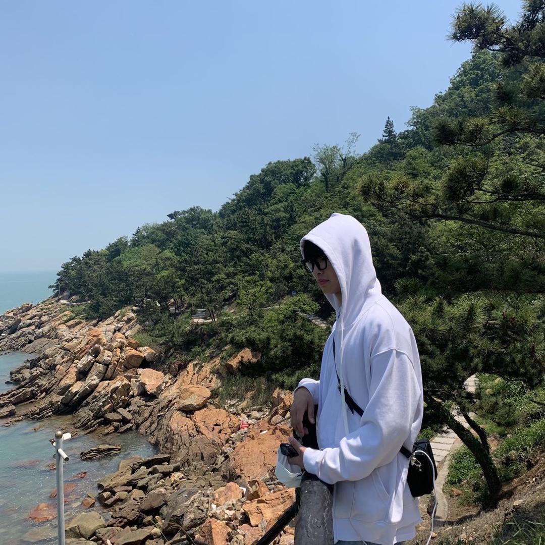 有点黑的郭老师