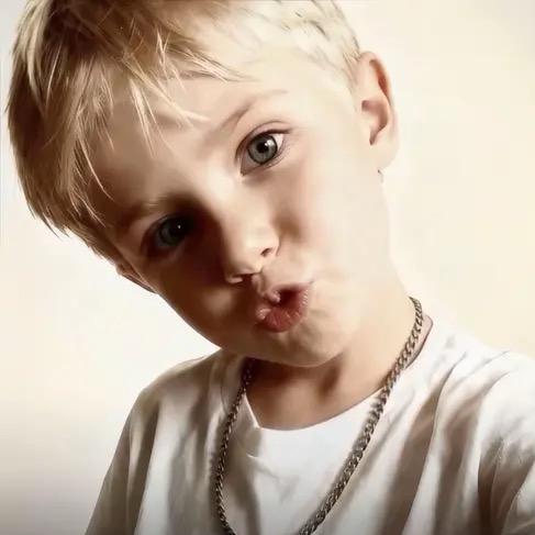 请叫我．伟🇵🇸