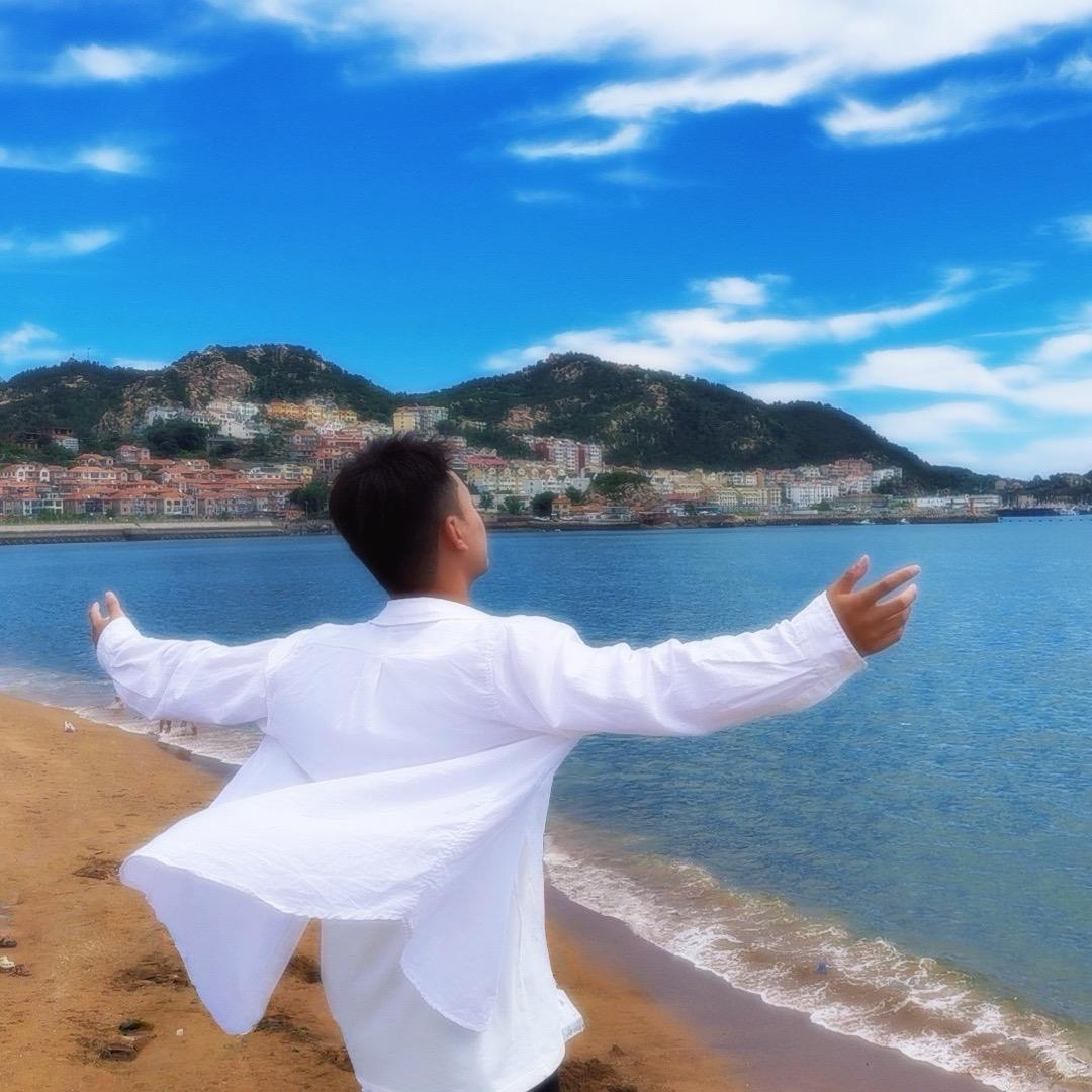草莓味的峰🦋