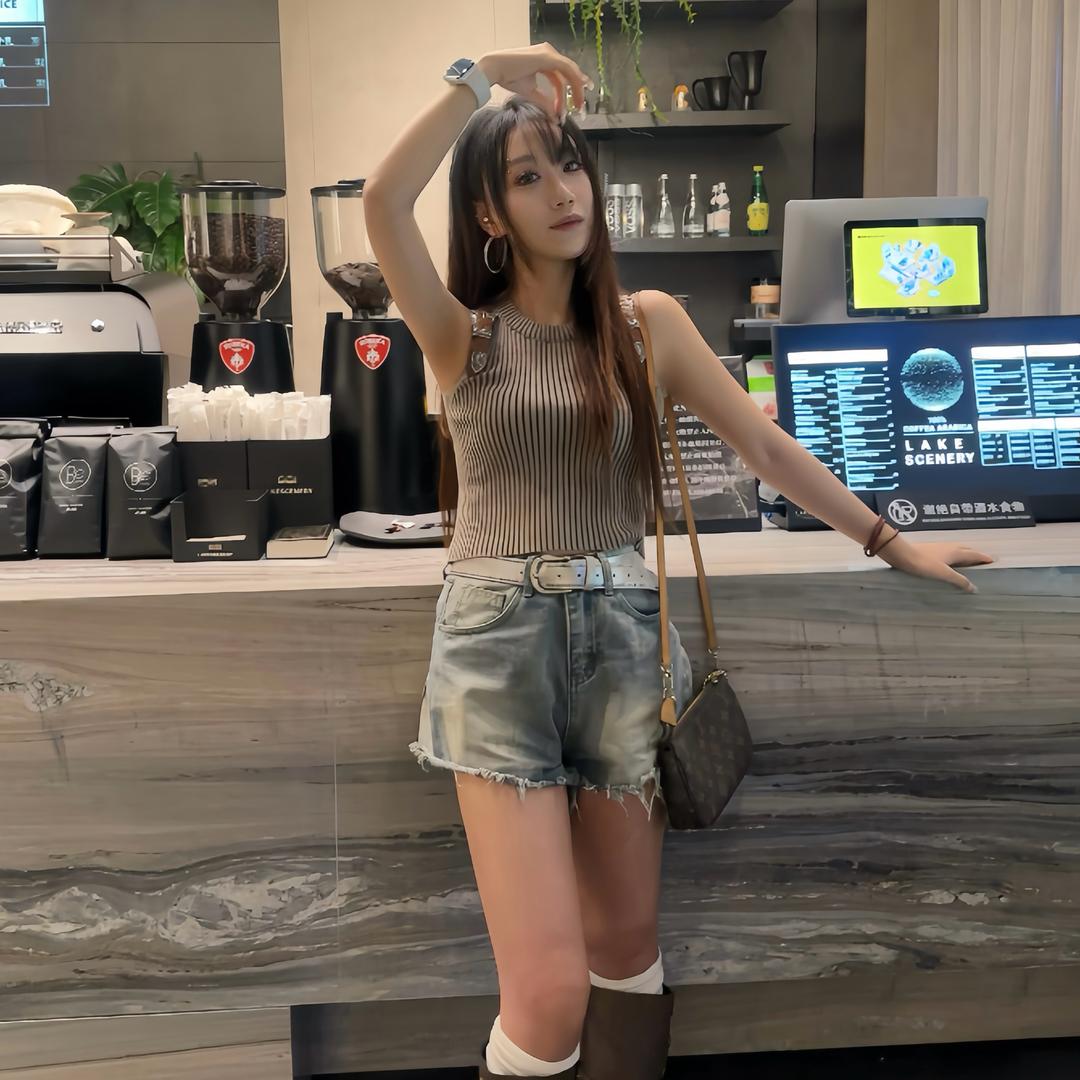 九三爱吃香菜头像