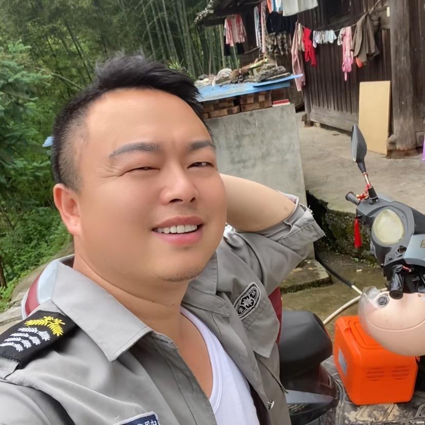 抑郁包工头《789》