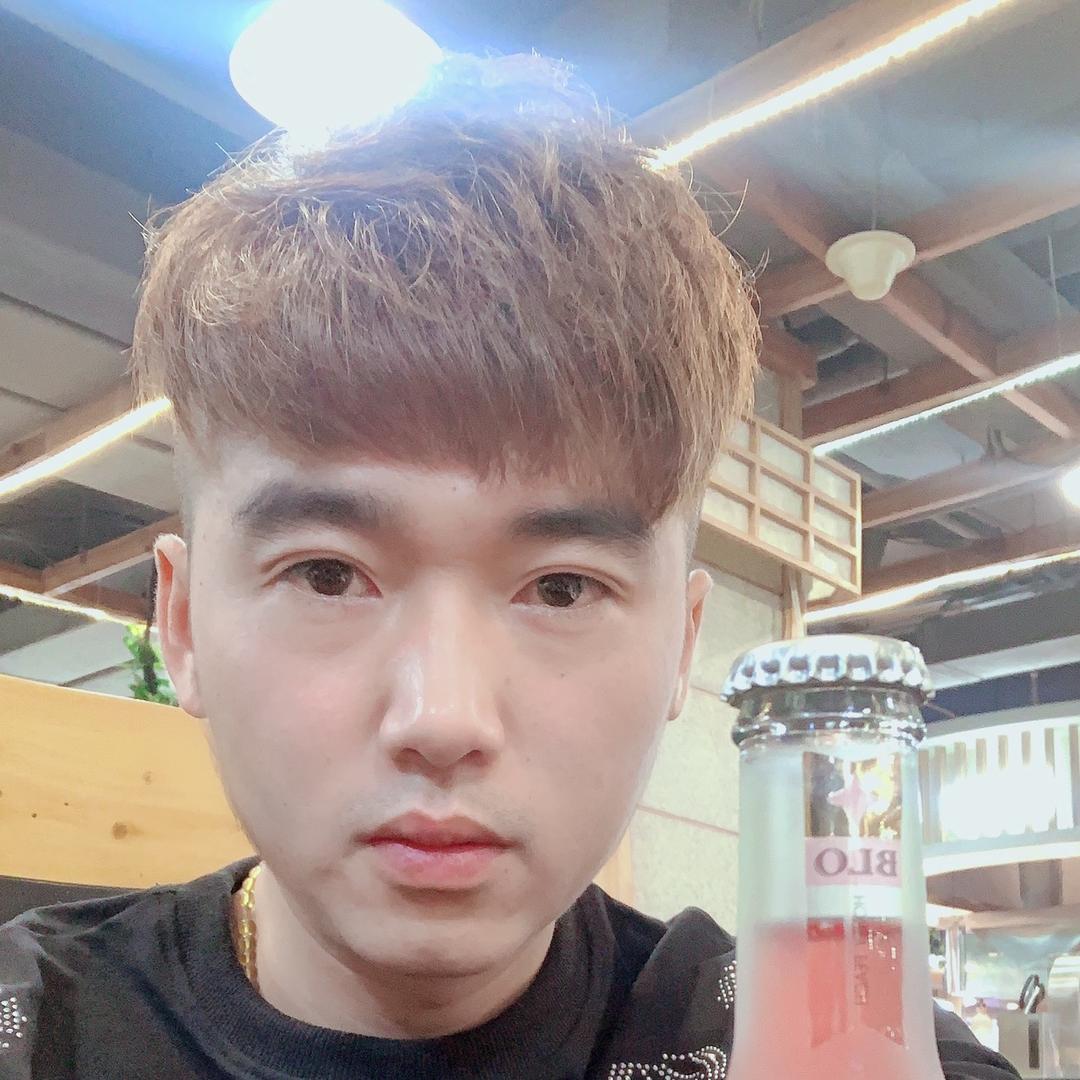 洪磊在俄国