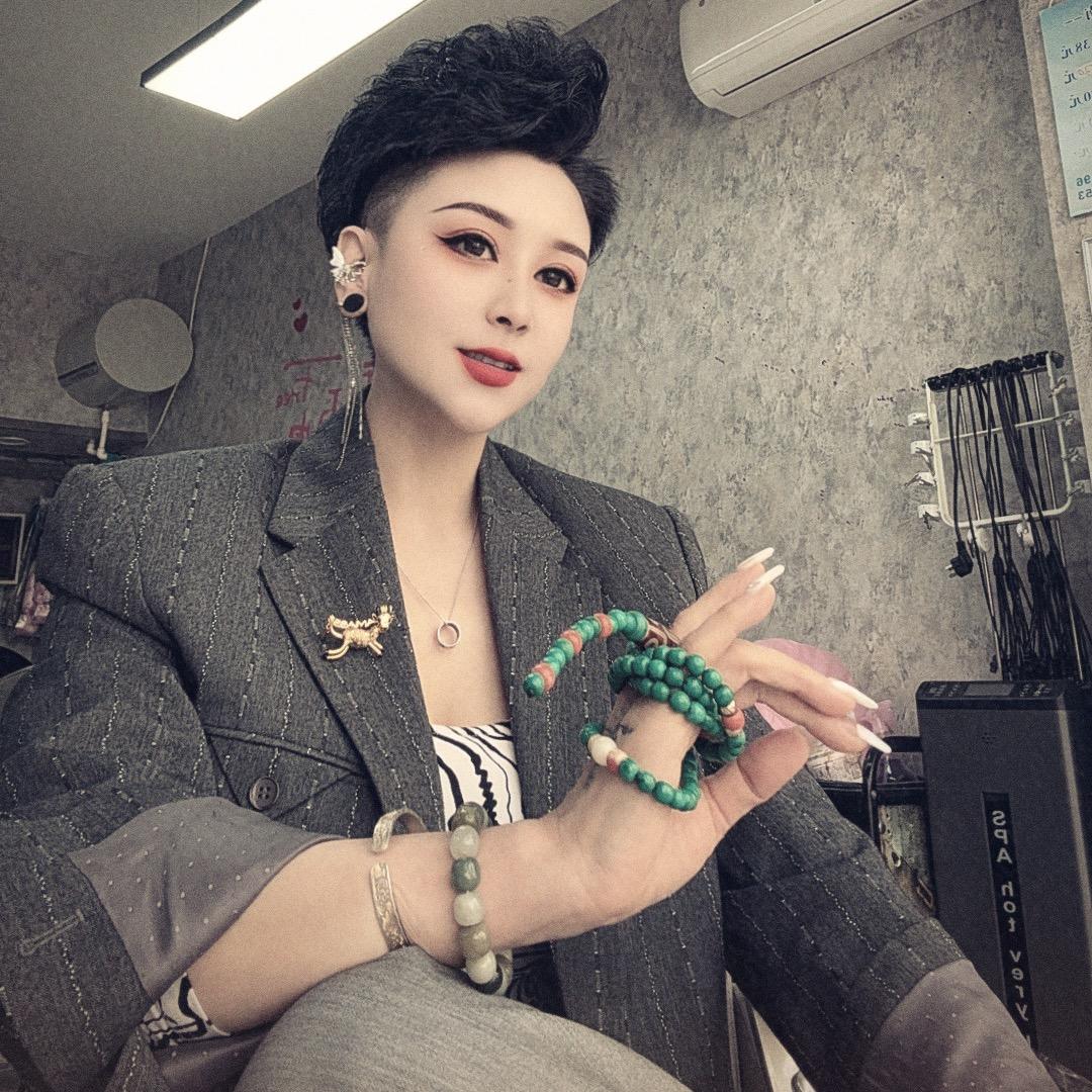 老娘驾到（阳光名剪发型定制）