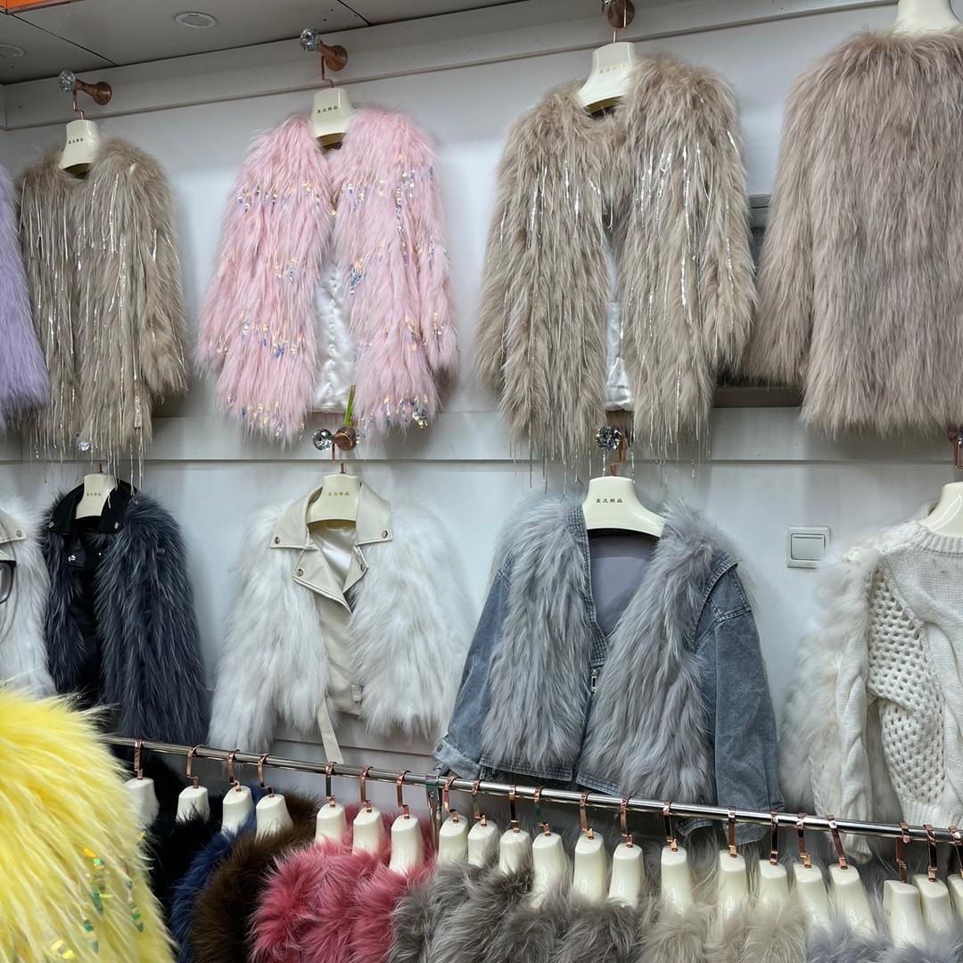 靓丽服装店
