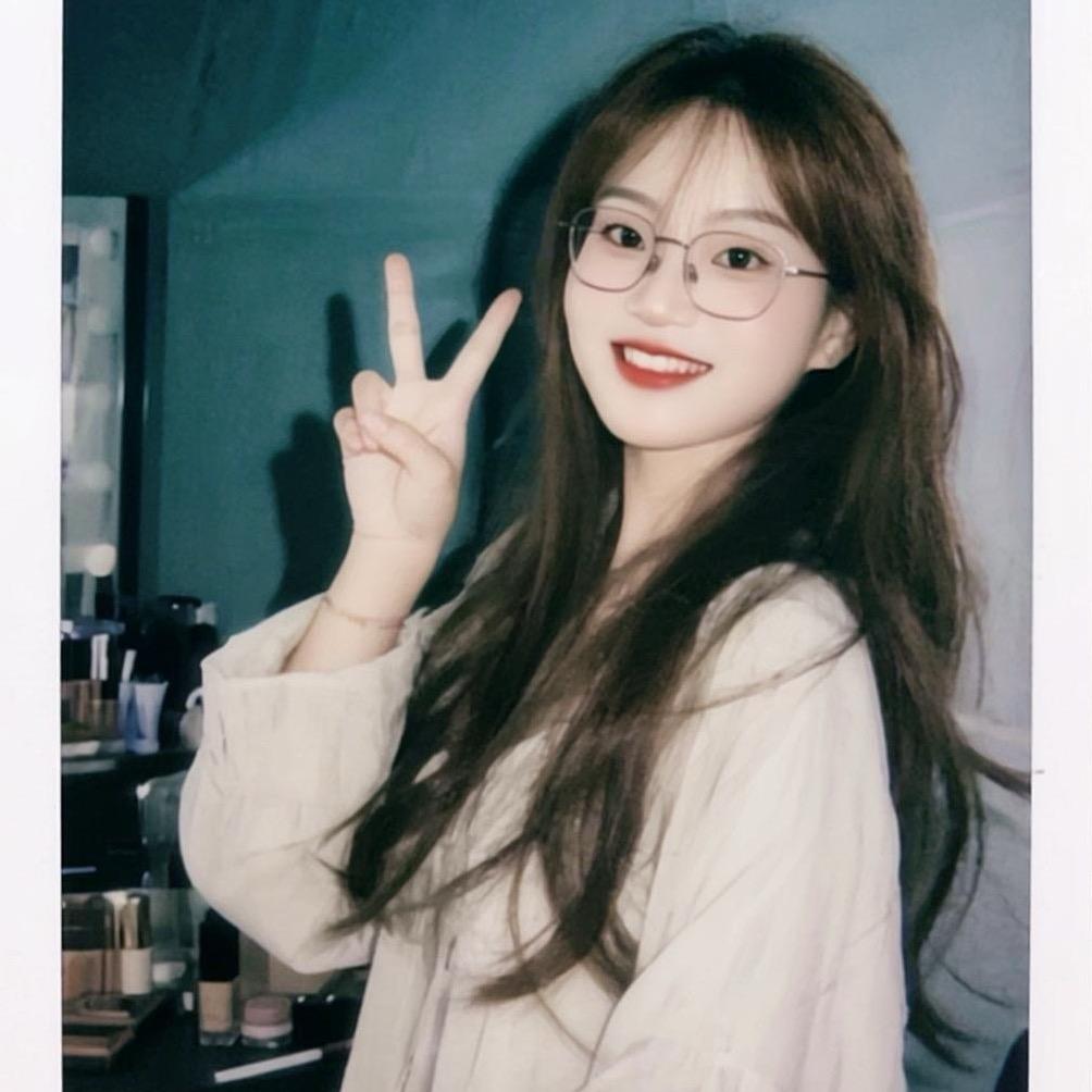 是芳芳小女神啦！