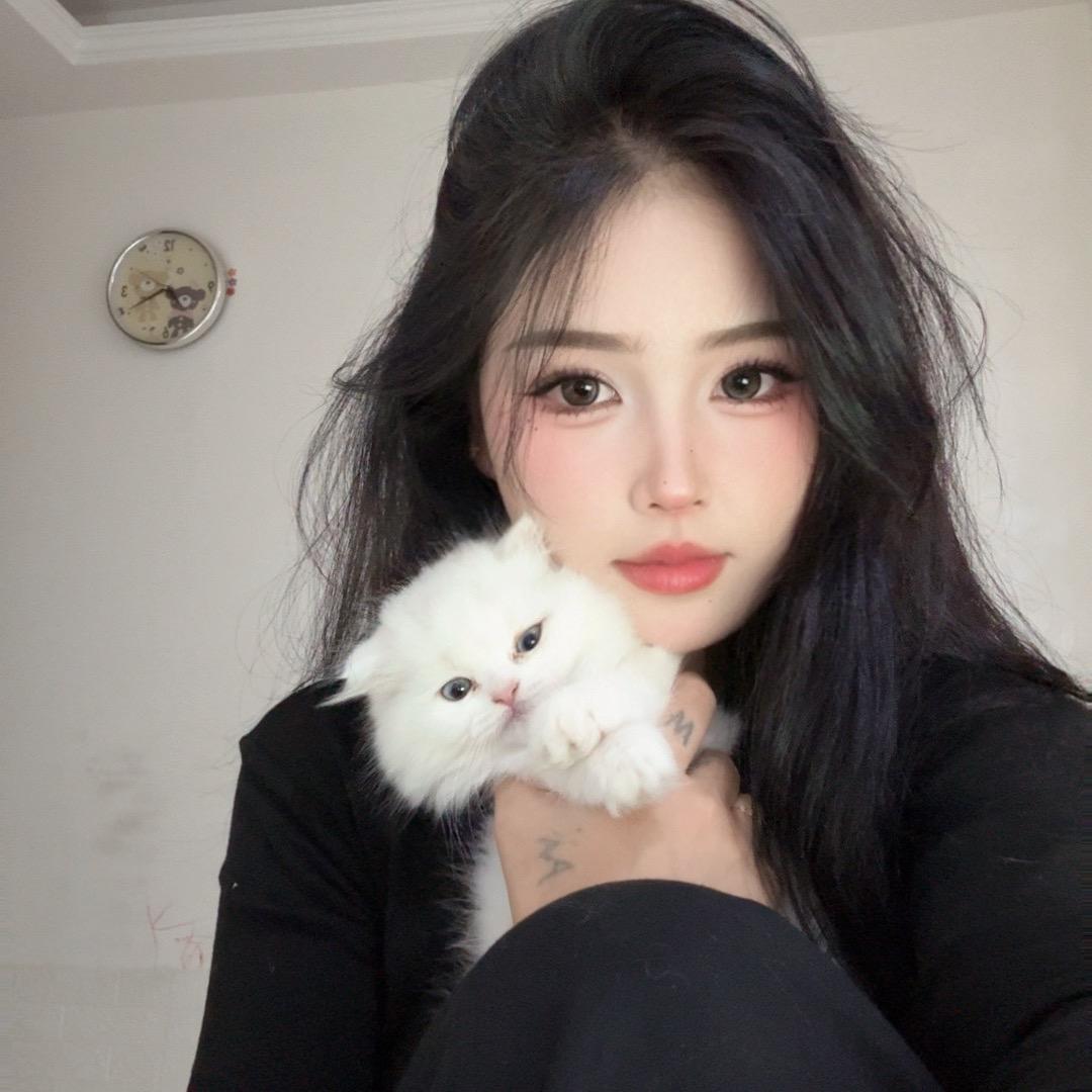 E_ezt~