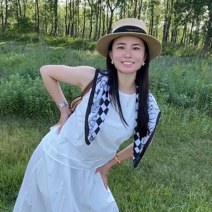 爱笑女孩三妹