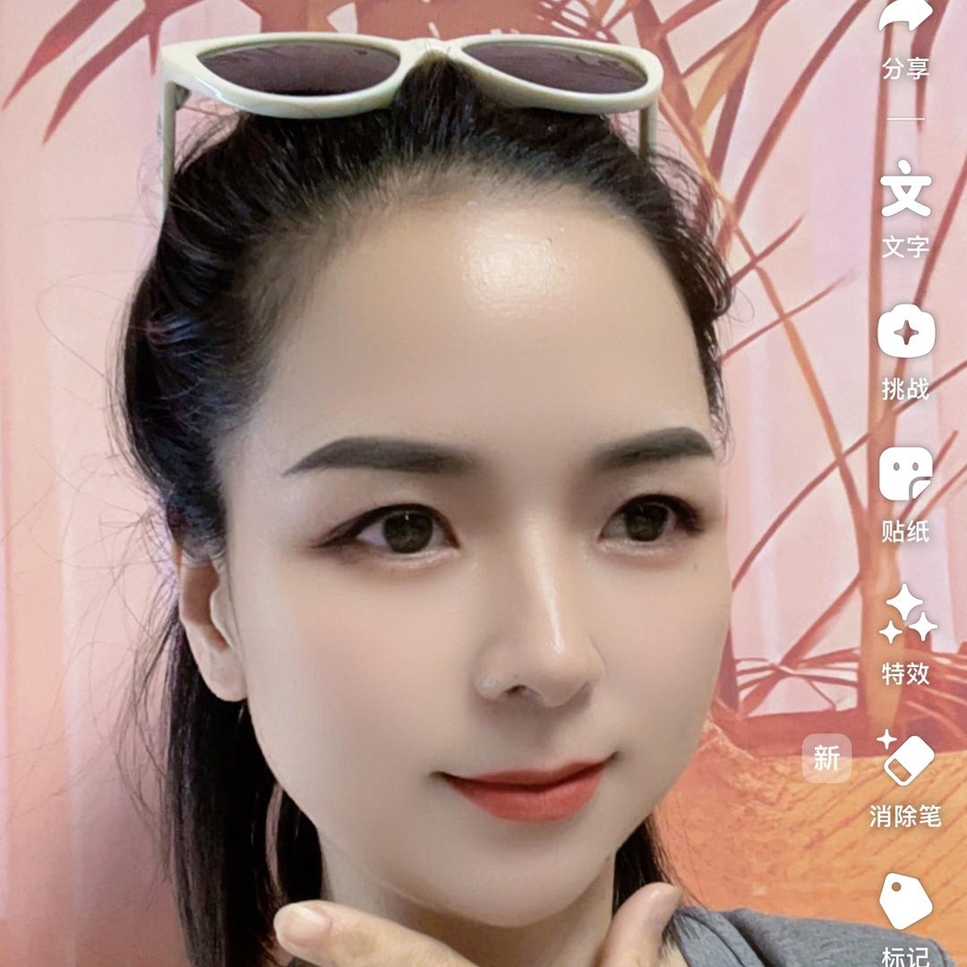 伟琴（服饰）