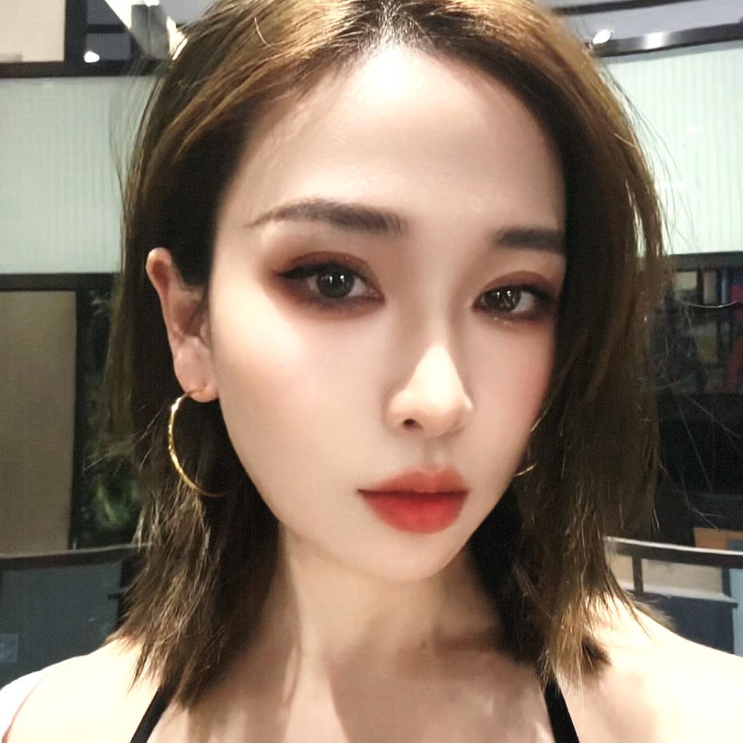 卢 女士♌️