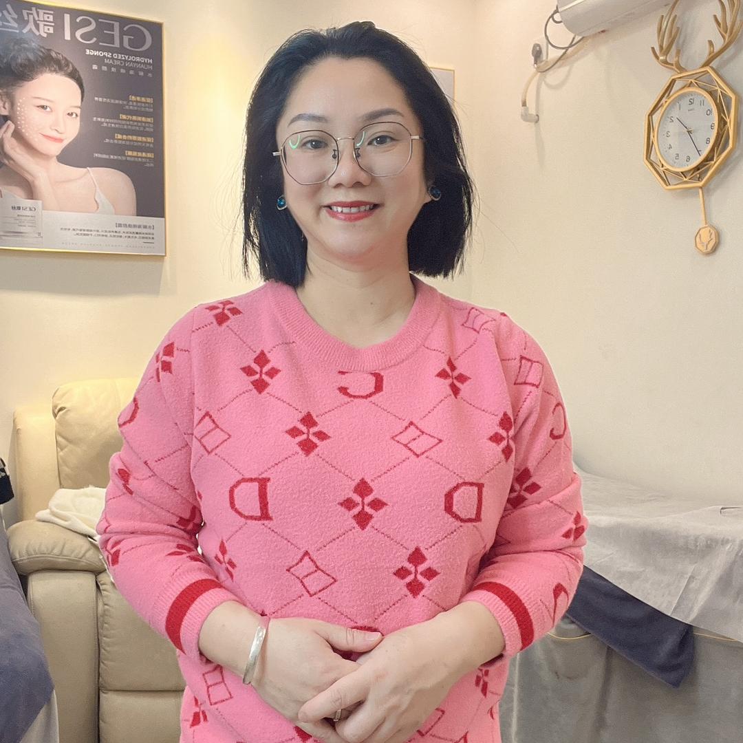 刘凤英（直播走路、经验分享聊天带货主播）