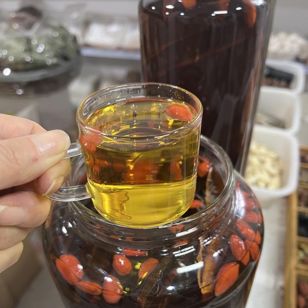 酒里香氿料食品店