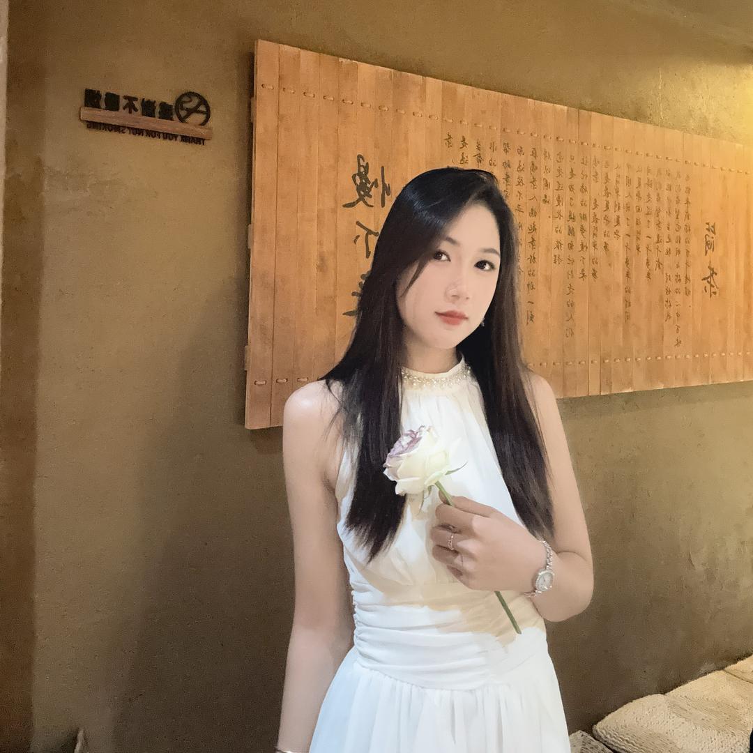 易蓝~