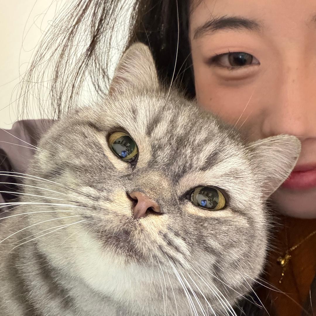 悦悦.