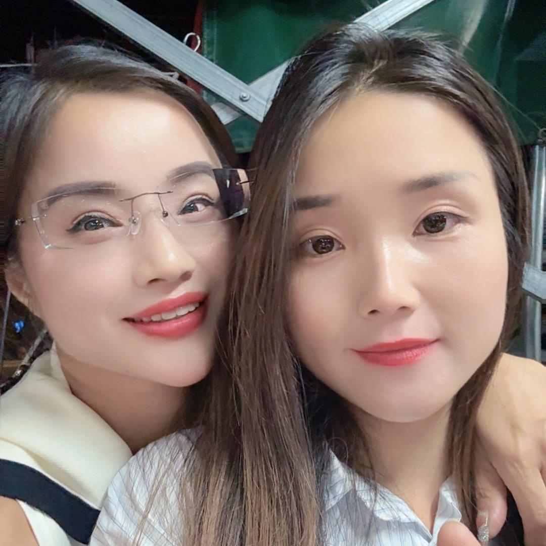 莹子🥂三妹女团🥂上午10.00播