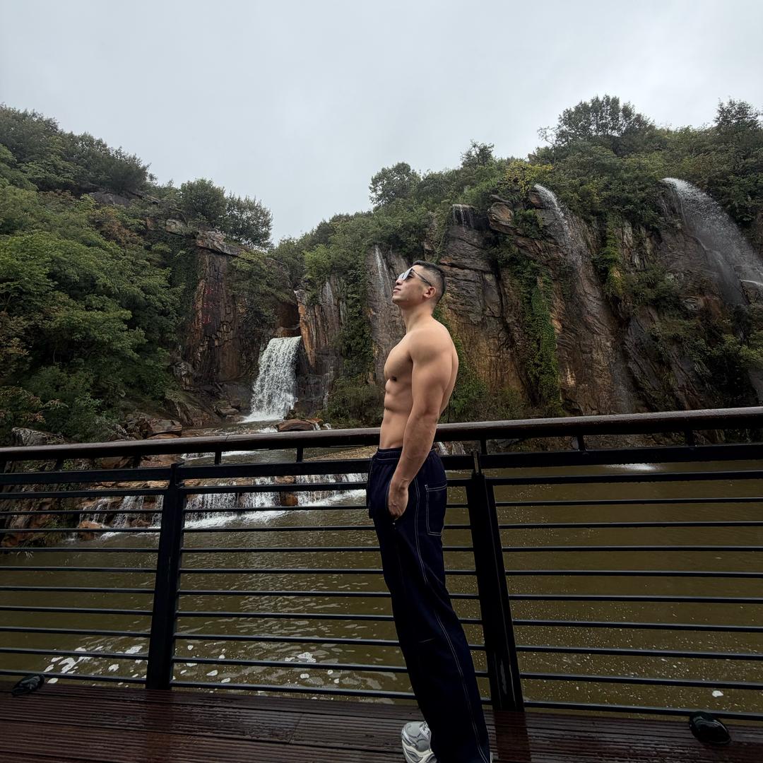 💪刘念念念念念