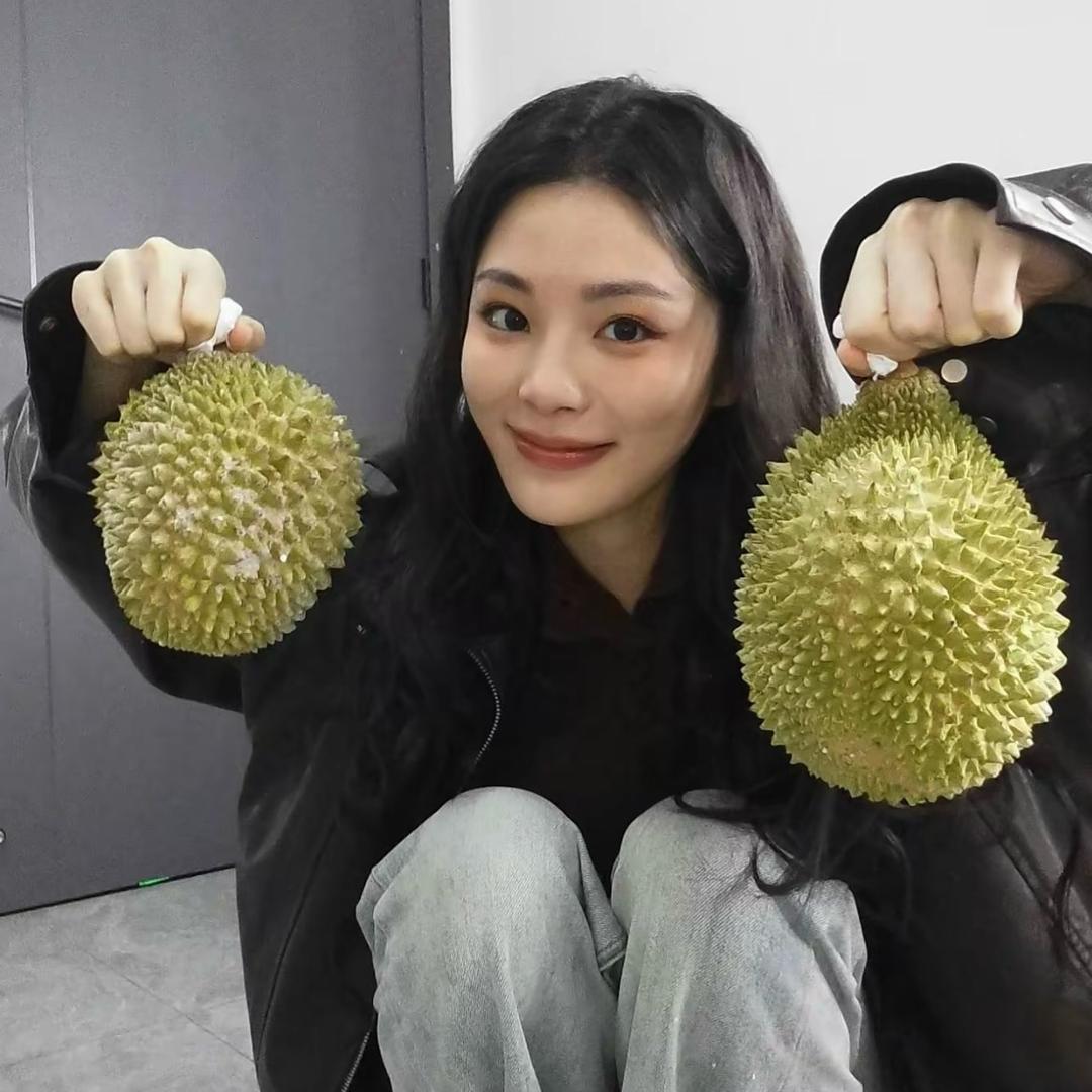 阿程喜欢喝橙汁