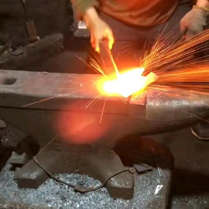 龙华商贸日用厨具店花花打铁铺