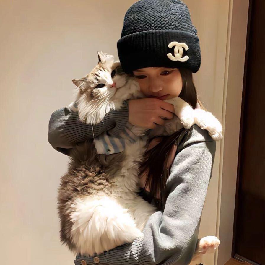 .-