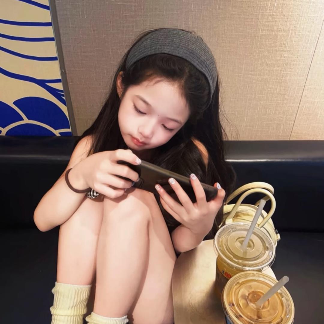 一根忧郁的猫毛