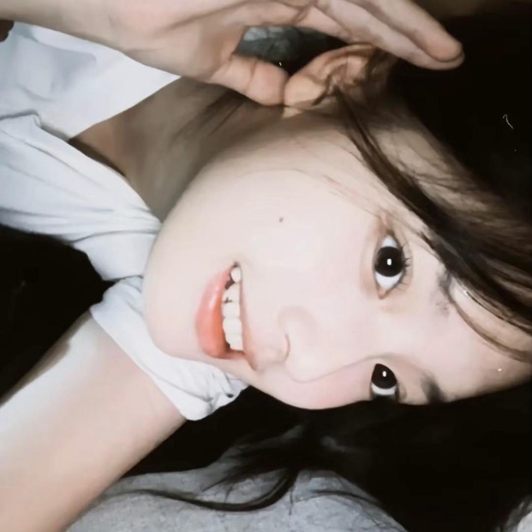 小媛在家睡觉.