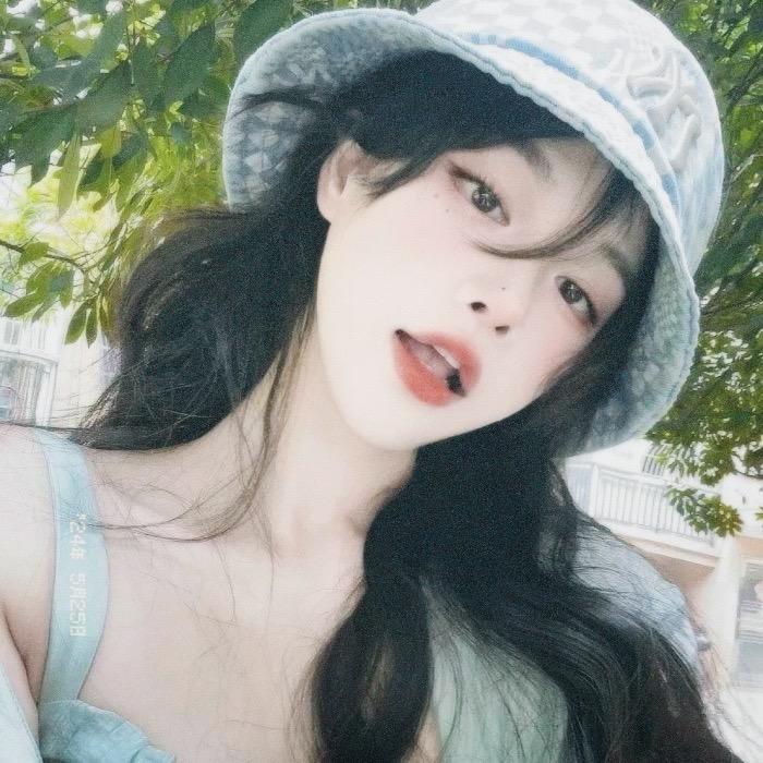 𝐕𝐢𝐯𝐢𝐞𝐧𝐧𝐞 🌸