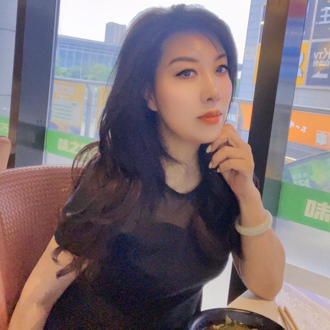 罗晗允