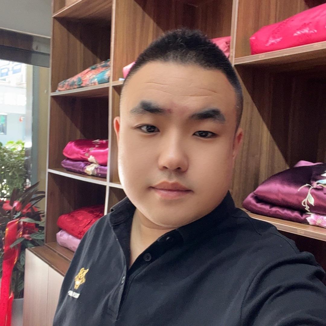 以琳寿服长治店小牛