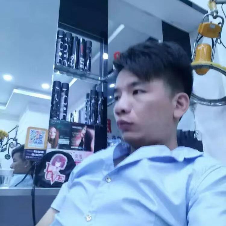 罗总的小弟😄😀😀